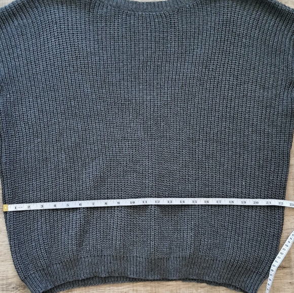 Women's Gray Cable Knit Oversized Sweater - Picture 4 of 7
